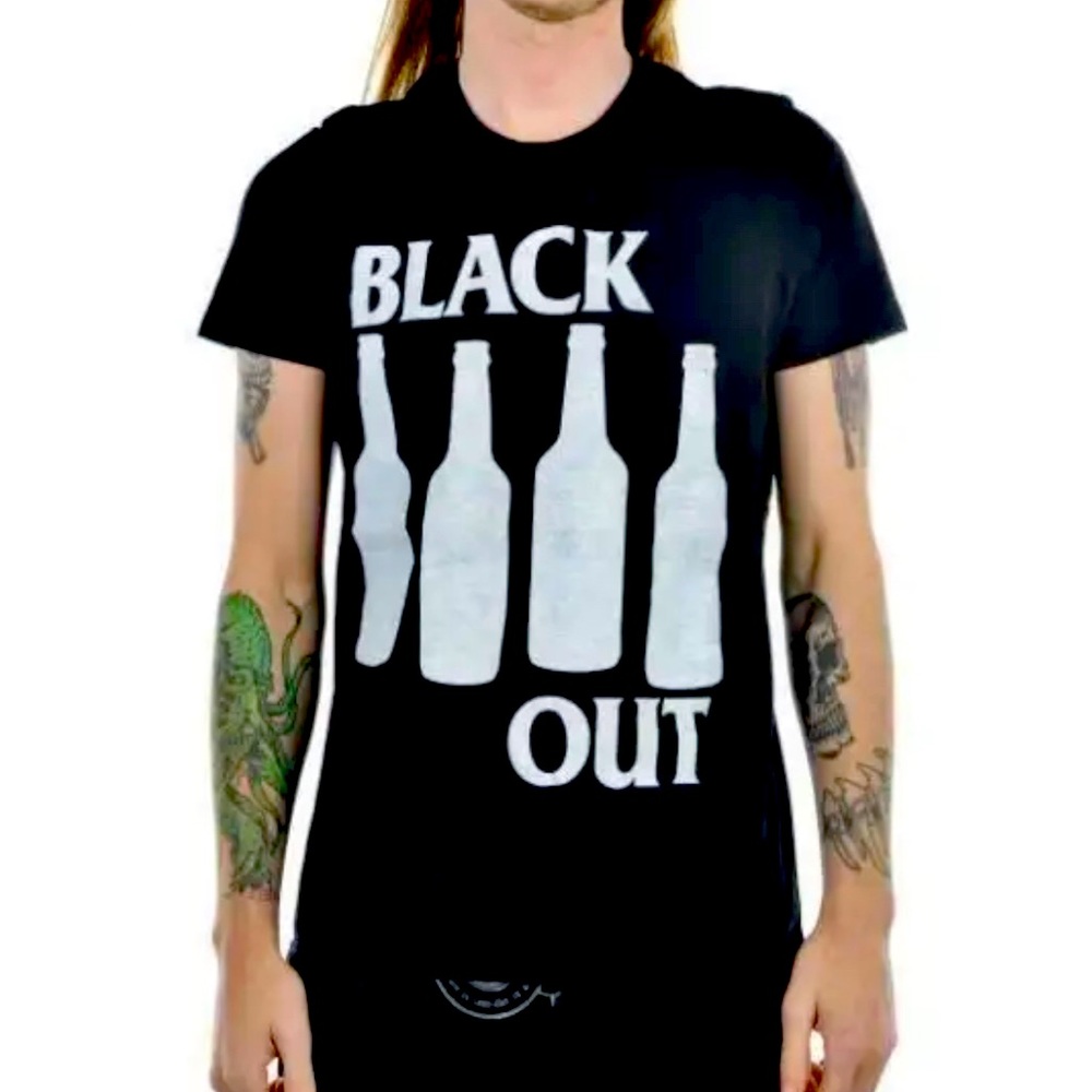NWT Mens Too Fast Black Out graphic t shirt